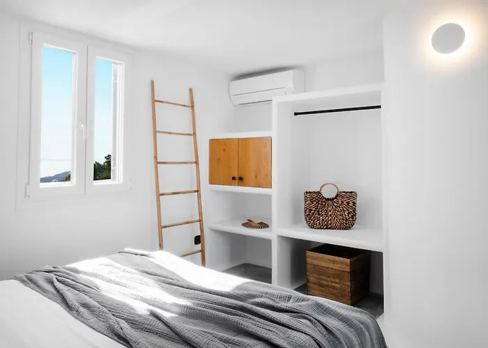 Saint L Heated Pool Sunset Villa- Three Bedrooms Willa Psarrou